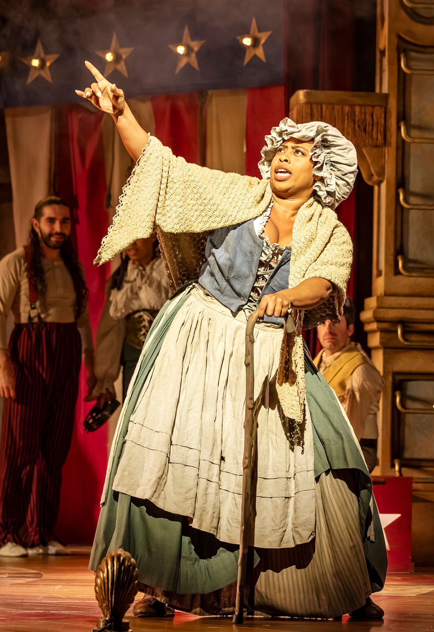 Photos: Matt Rawle and More in BARNUM UK Tour Image