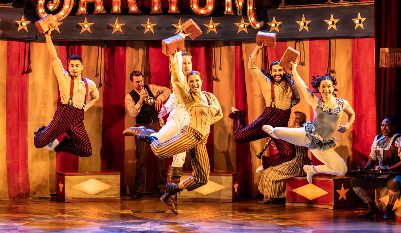 Photos: Matt Rawle and More in BARNUM UK Tour Image