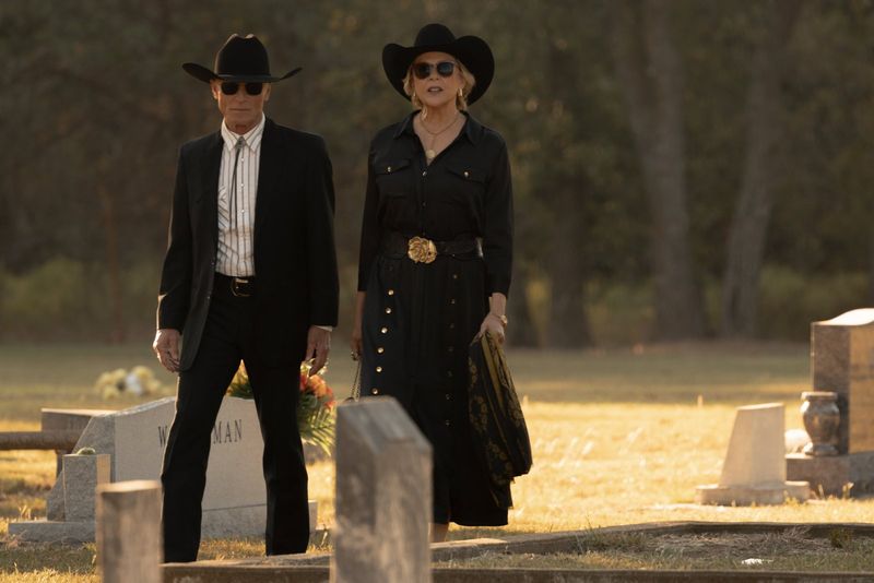 Photos: DUTTON RANCH Season One Available on Digital from Paramount — photo 10 of 25