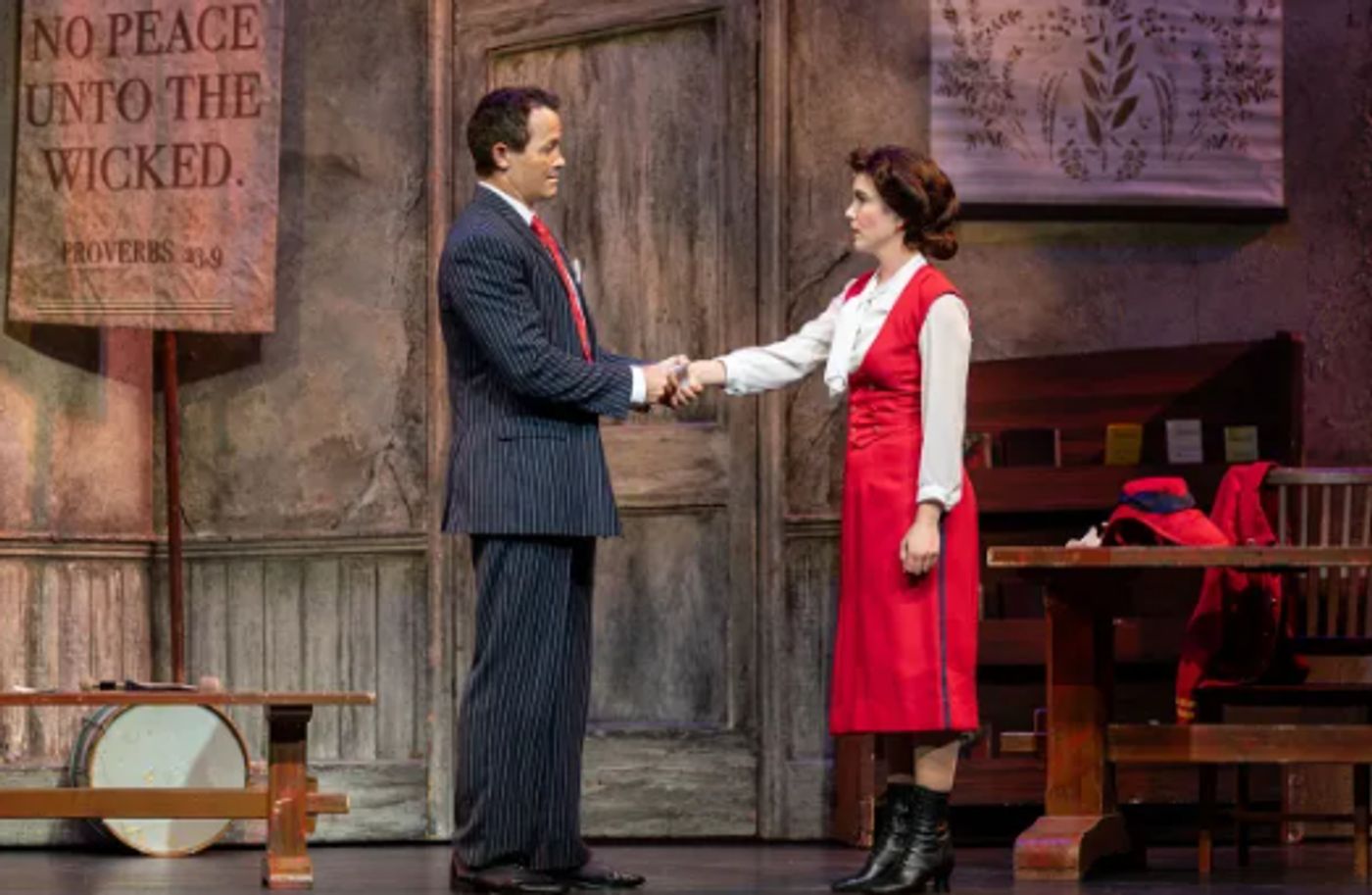 Review: GUYS AND DOLLS at Moonlight Stage Image