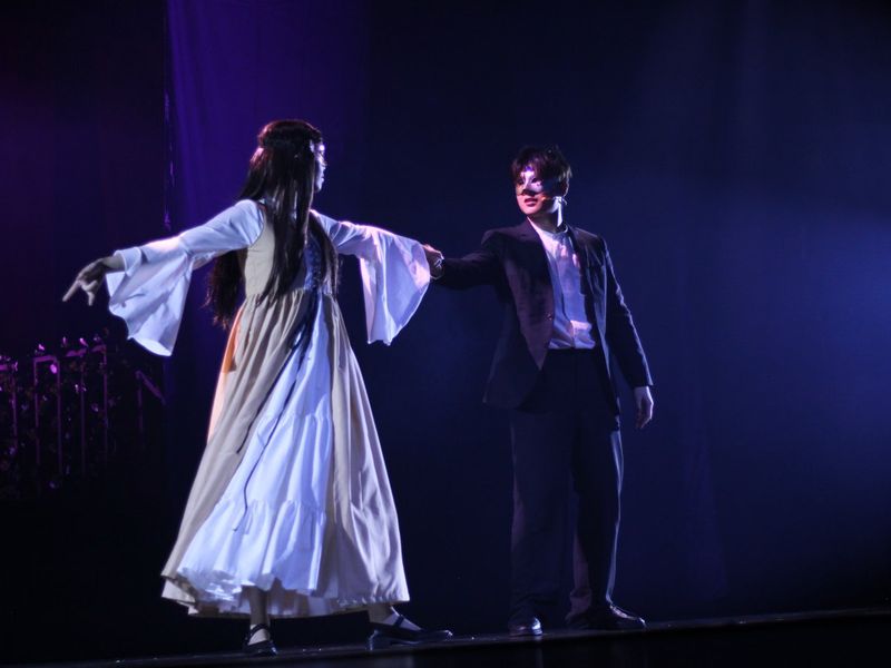 Review: The Meeting of Star-Crossed Genres in Manna Proxia’s ROMEO & JULIET Image