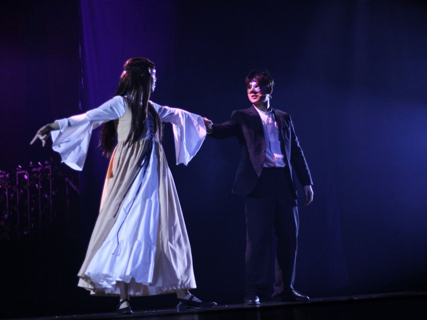 Review: The Meeting of Star-Crossed Genres in Manna Proxia’s ROMEO & JULIET Image
