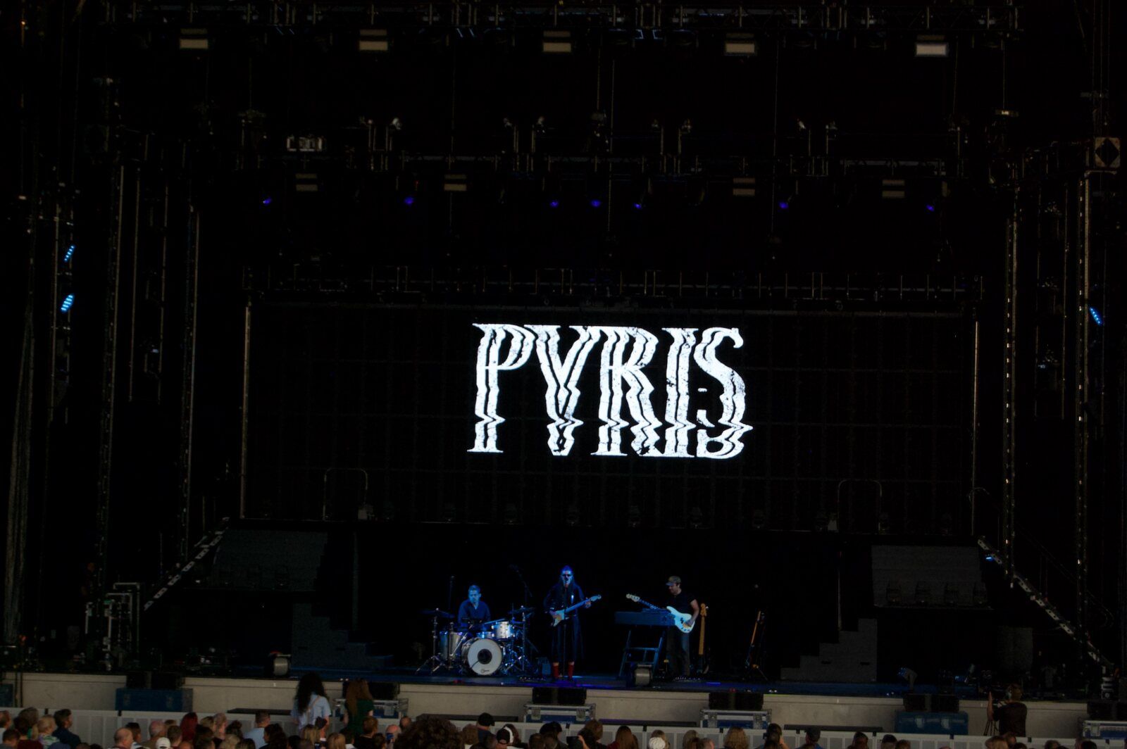 Photos: ARKAI and PVRIS S.G. For Lindsey Stirling Image