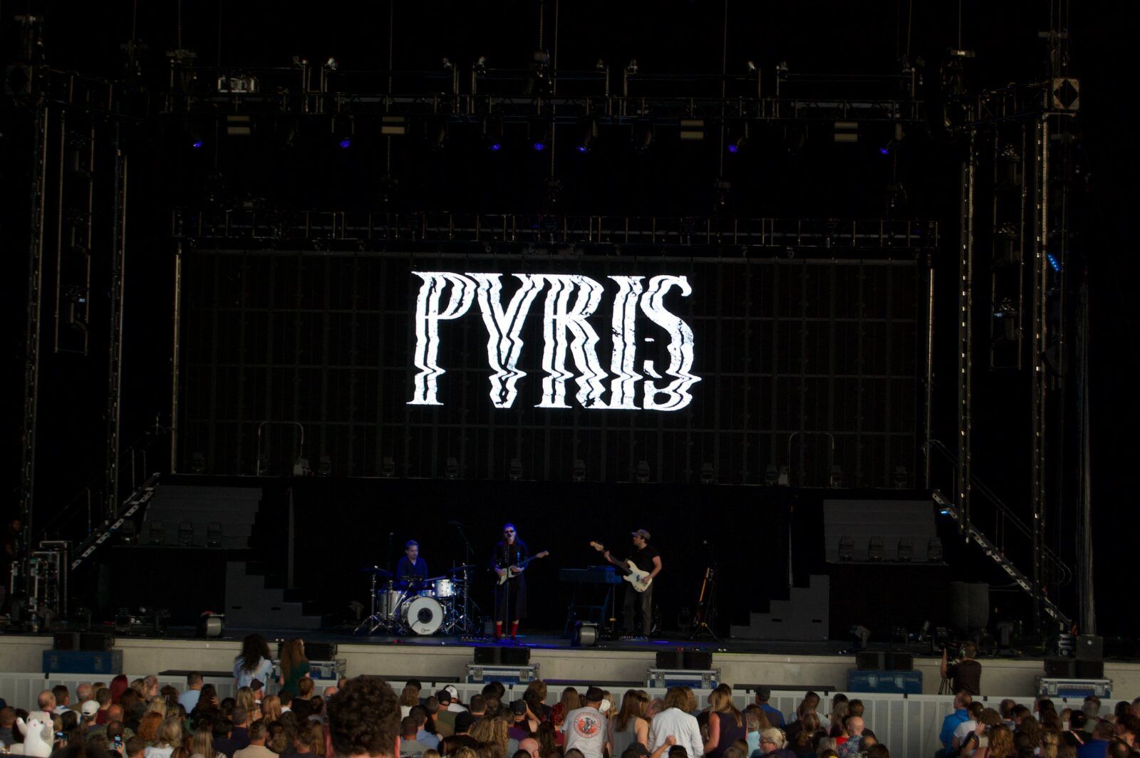 Photos: ARKAI and PVRIS S.G. For Lindsey Stirling Image