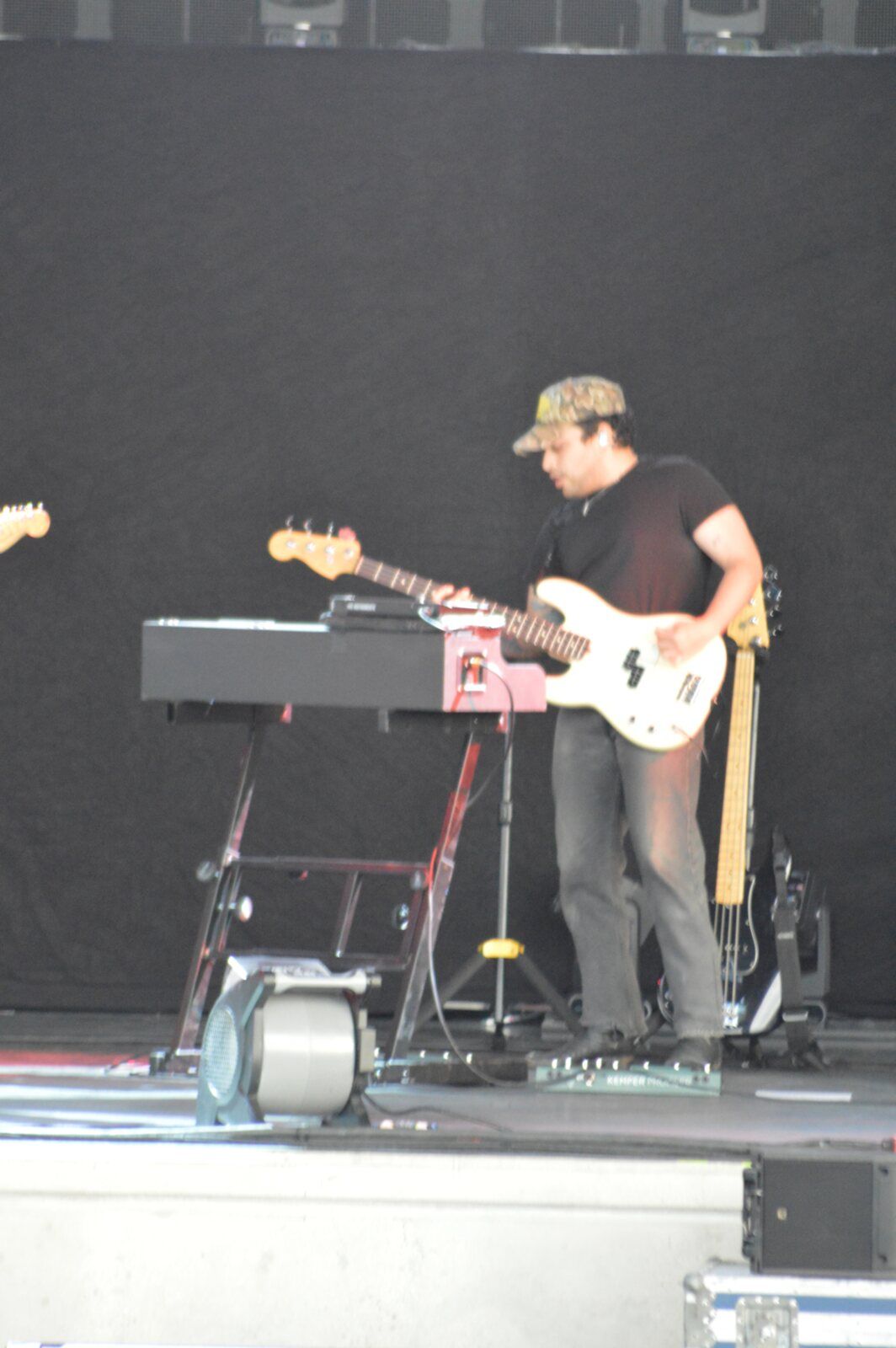 Photos: ARKAI and PVRIS S.G. For Lindsey Stirling Image