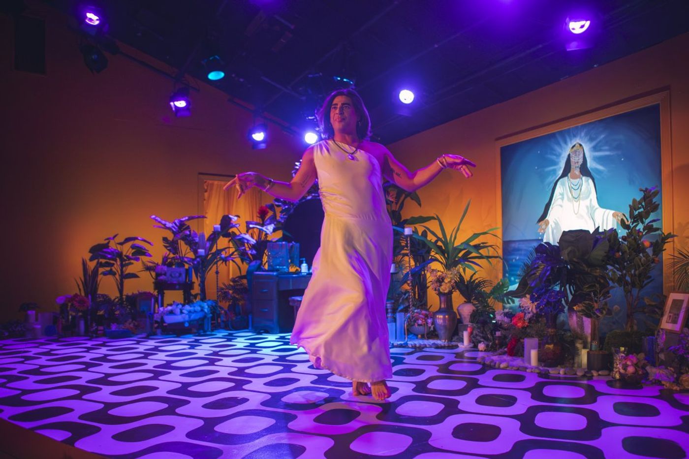 Review: NI MI MADRE Unpacks Motherhood with Humor and Grace at Diversionary Theatre Image