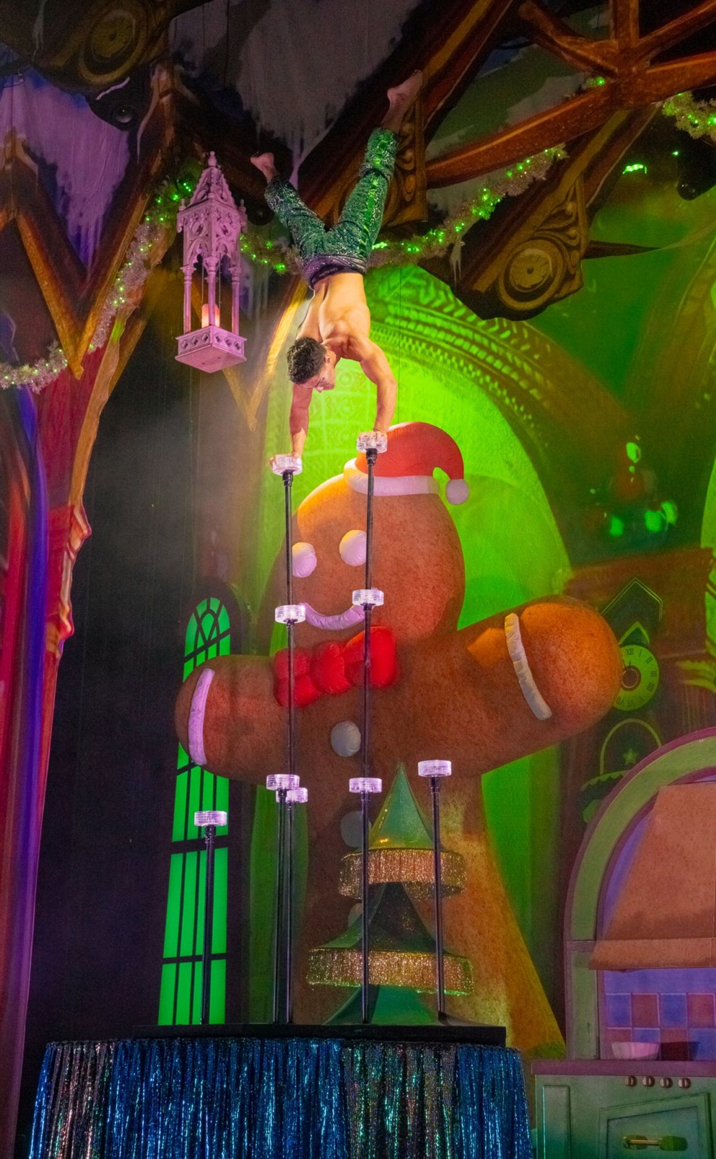 Photos: Cirque Dreams Holidaze Comes To Greensboro With A Reimagined Holiday Spectacular Image