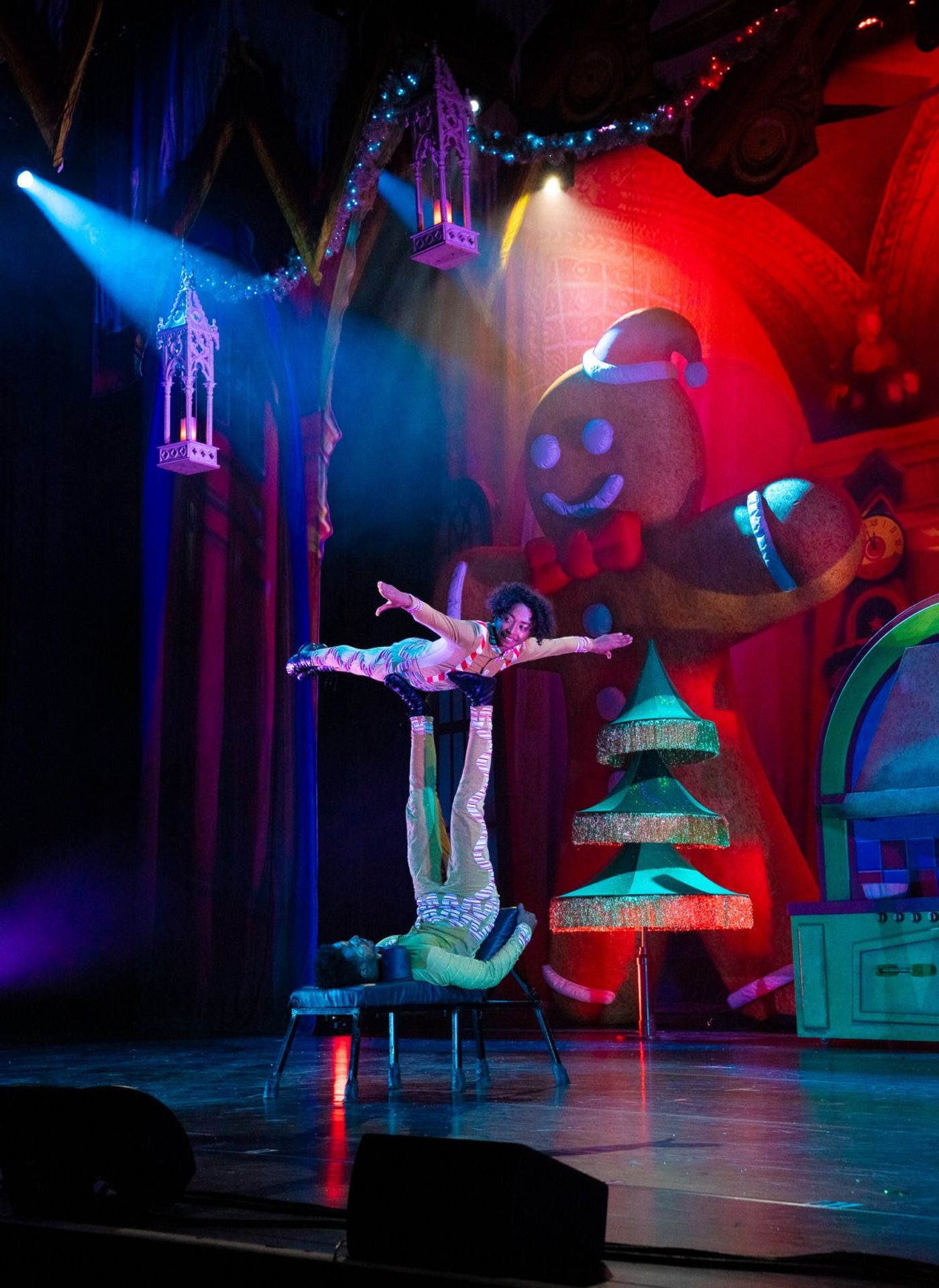 Photos: Cirque Dreams Holidaze Comes To Greensboro With A Reimagined Holiday Spectacular Image