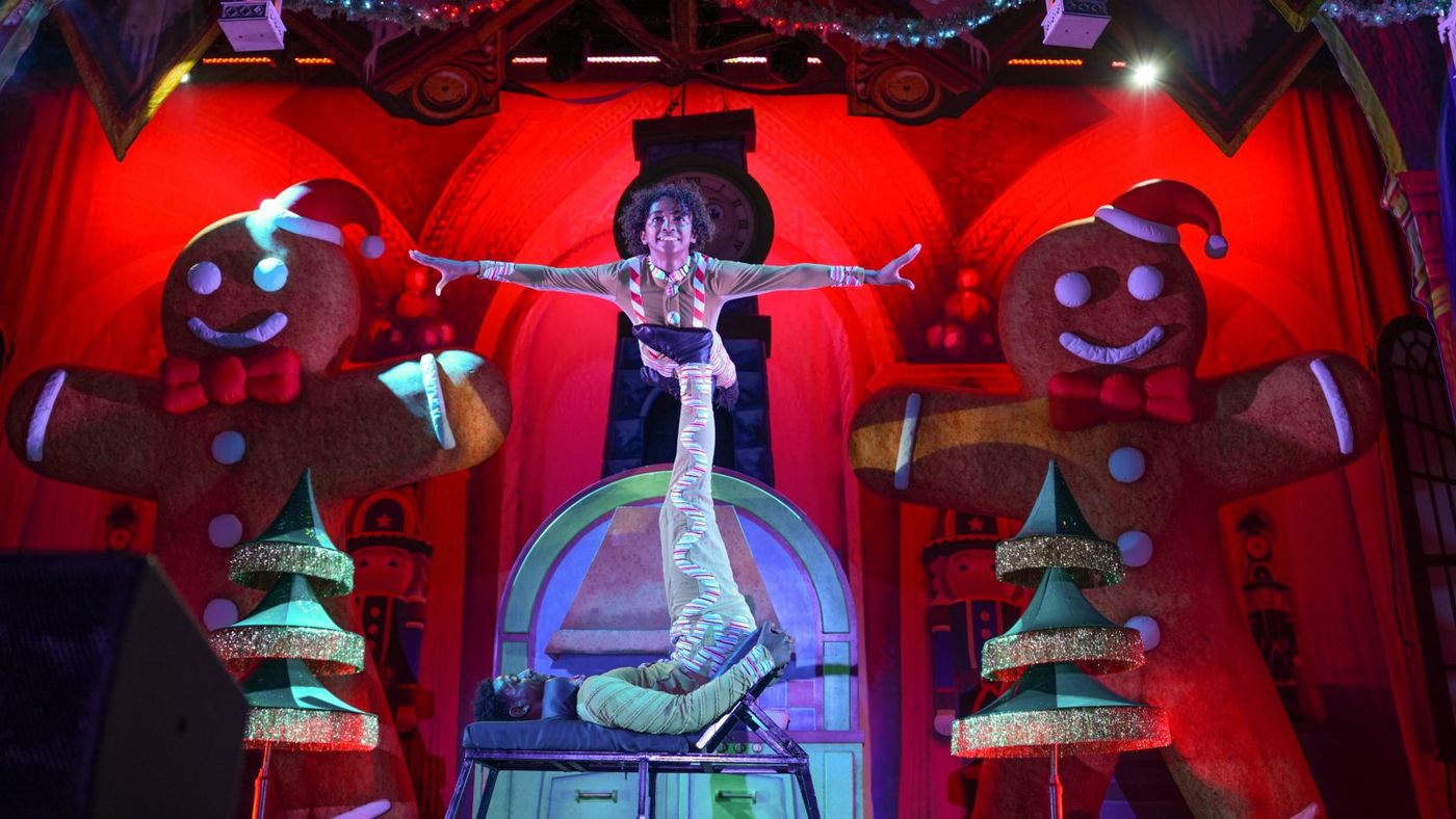 Photos: Cirque Dreams Holidaze Comes To Greensboro With A Reimagined Holiday Spectacular Image