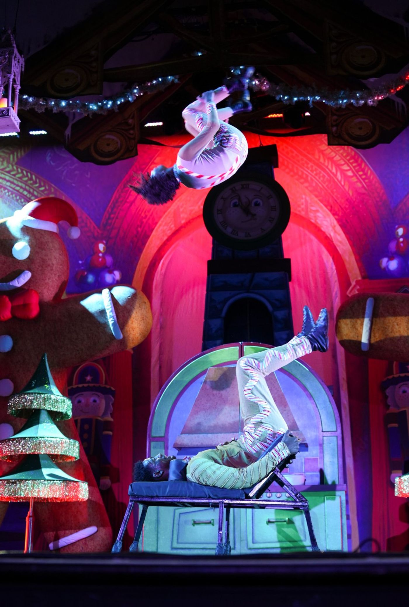 Photos: Cirque Dreams Holidaze Comes To Greensboro With A Reimagined Holiday Spectacular Image