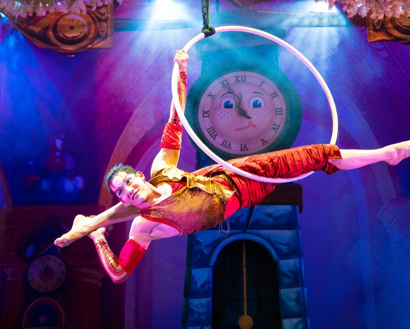Photos: Cirque Dreams Holidaze Comes To Greensboro With A Reimagined Holiday Spectacular Image