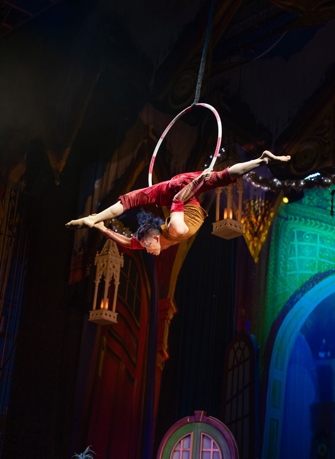 Photos: Cirque Dreams Holidaze Comes To Greensboro With A Reimagined Holiday Spectacular Image