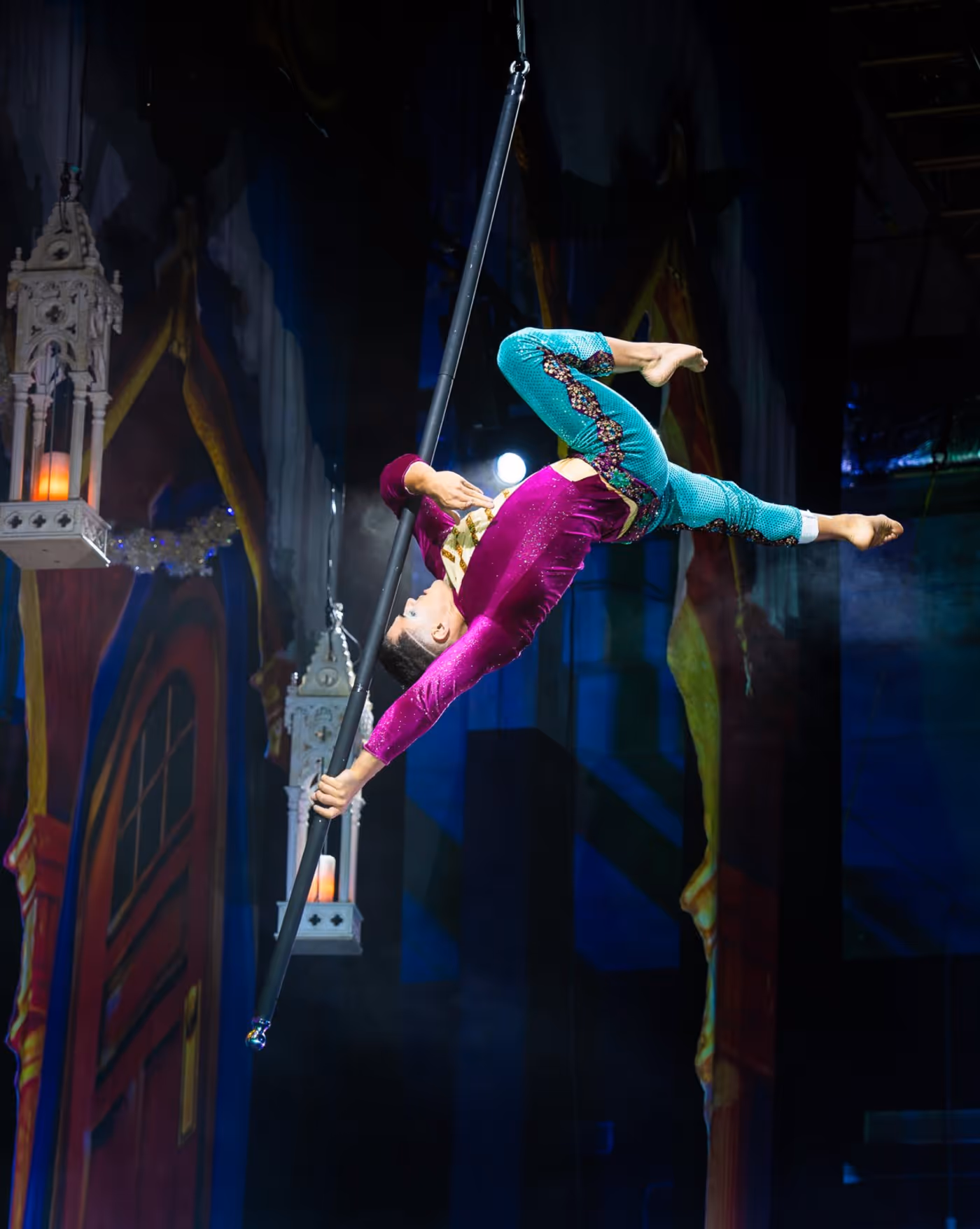 Photos: Cirque Dreams Holidaze Comes To Greensboro With A Reimagined Holiday Spectacular Image
