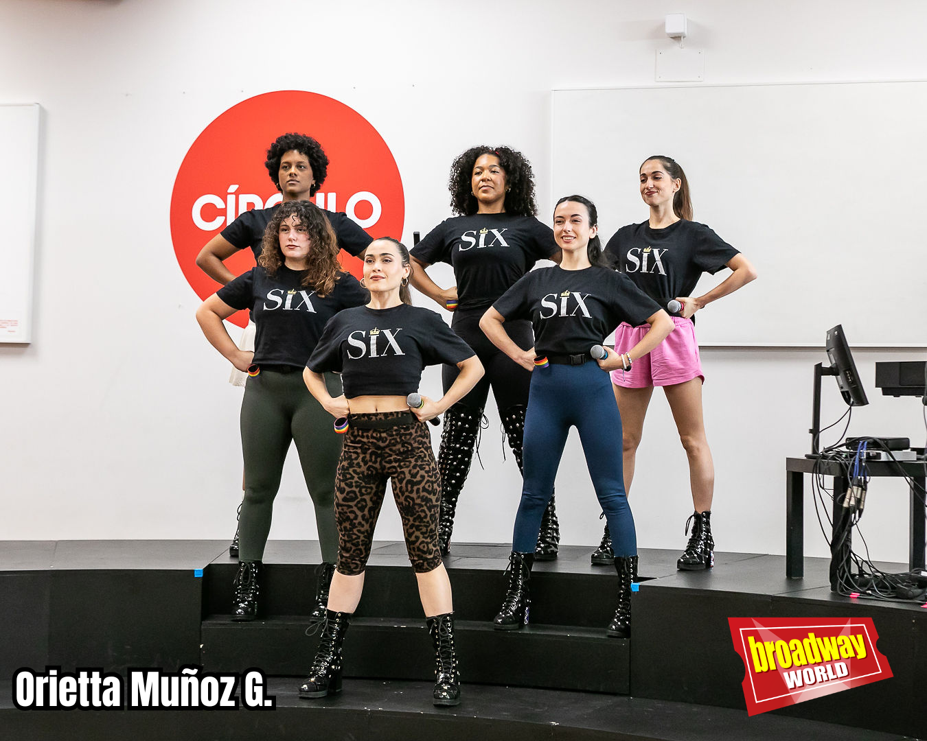 PHOTOS: Nos colamos en los ensayos de SIX EL MUSICAL en Madrid — photo 1 of 18