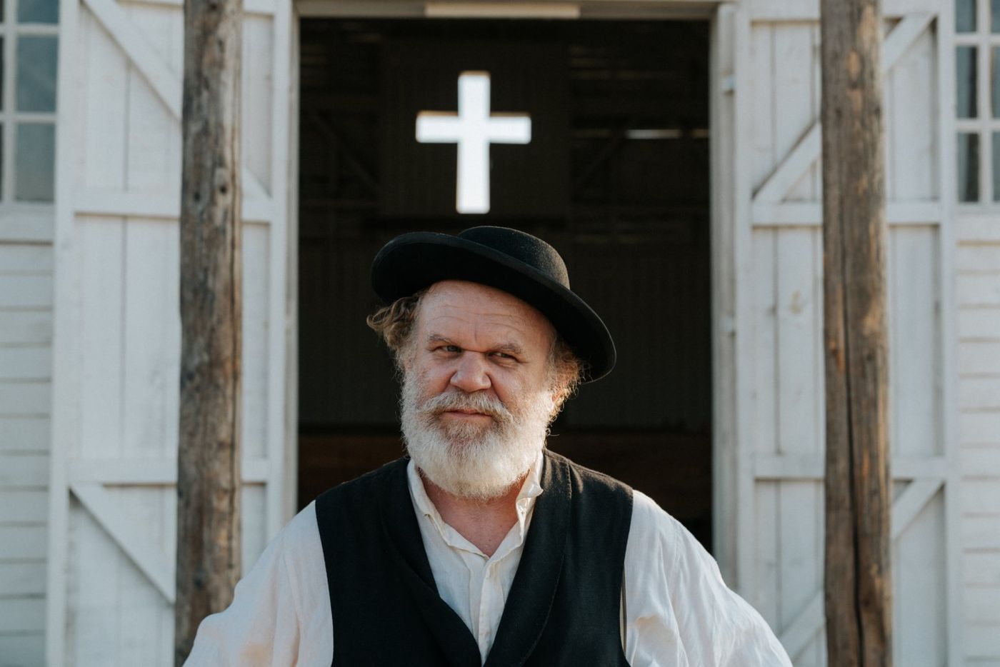 Photos: A PRAYER FOR THE DYING Trailer Starring Johnny Flynn, John C. Reilly to Debut Image