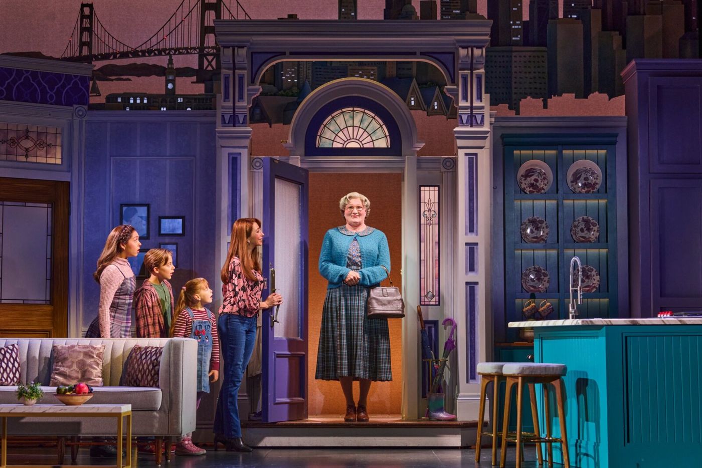 Photos: First Look at MRS. DOUBTFIRE UK & Ireland Tour Image