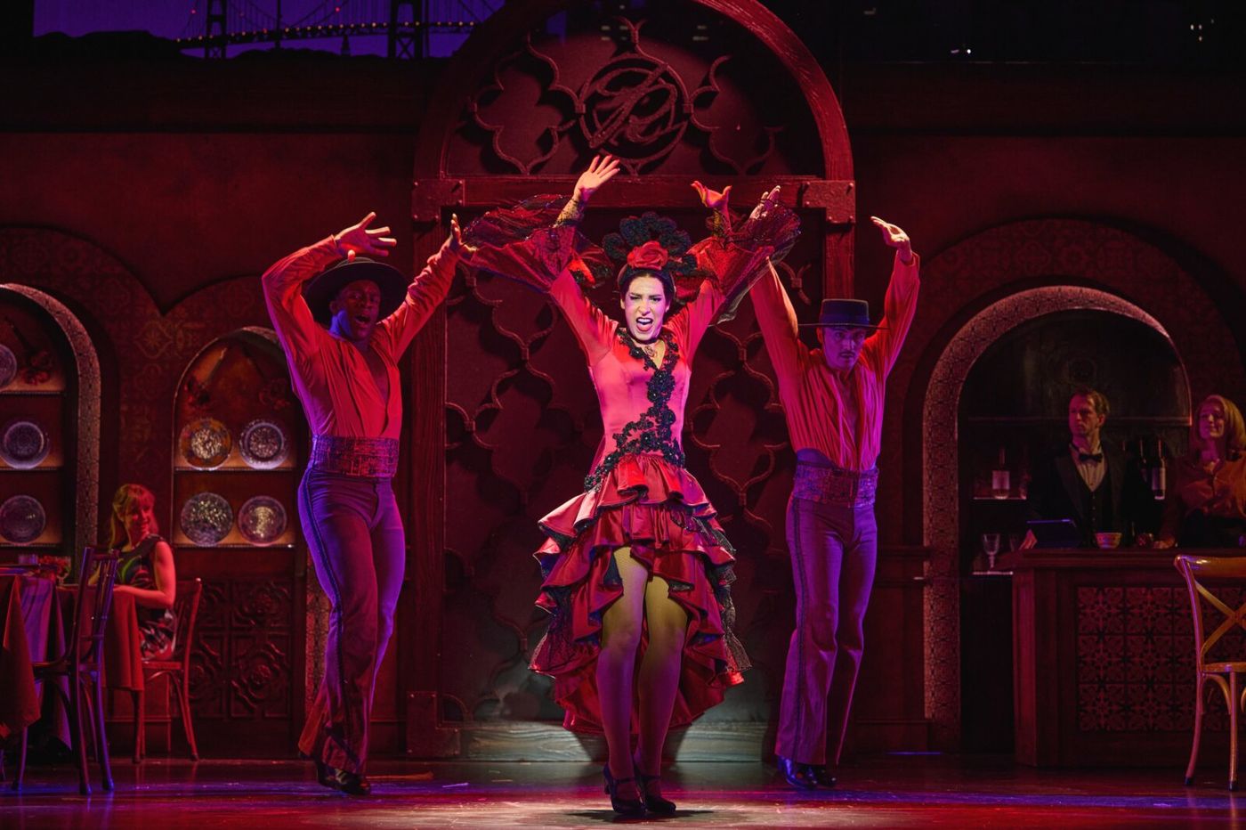 Photos: First Look at MRS. DOUBTFIRE UK & Ireland Tour Image