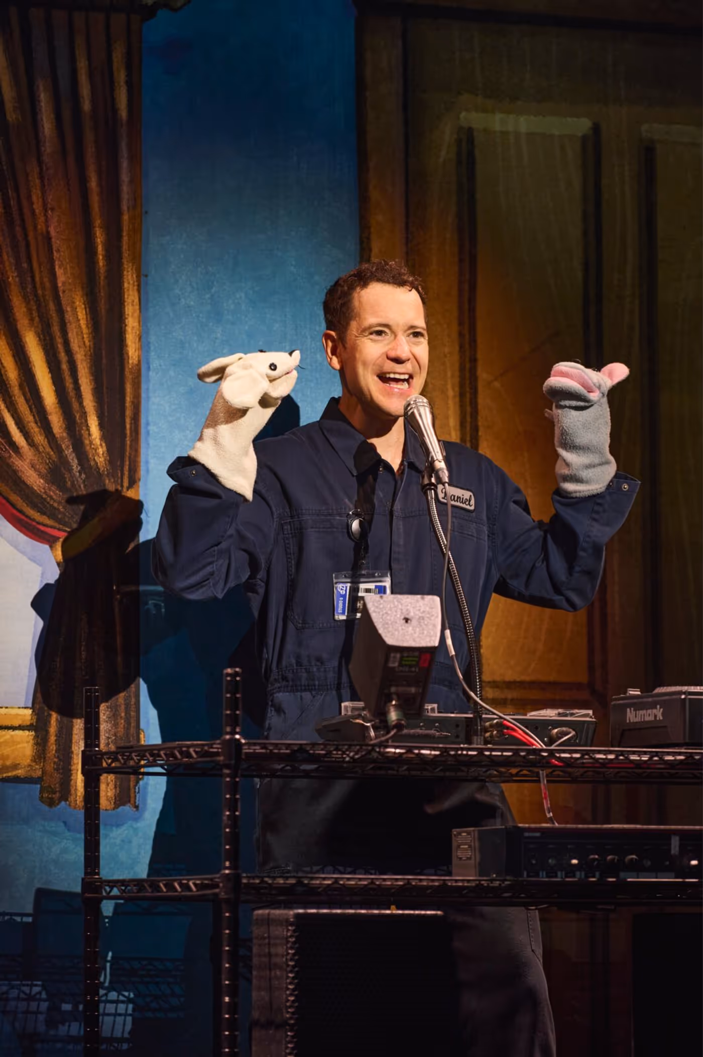 Photos: First Look at MRS. DOUBTFIRE UK & Ireland Tour Image