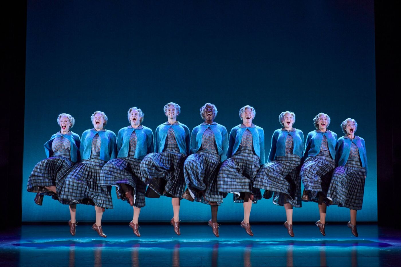 Photos: First Look at MRS. DOUBTFIRE UK & Ireland Tour Image