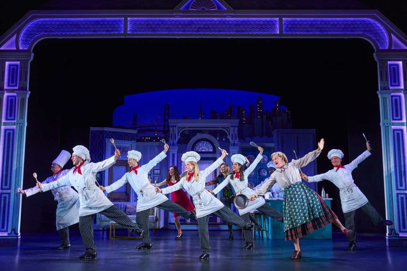 Photos: First Look at MRS. DOUBTFIRE UK & Ireland Tour Image