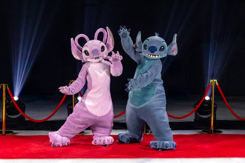 Photos: DISNEY ON ICE: SPOTLIGHT MAGIC! to Skate Into Sunrise's Amerant Bank Arena — photo 6 of 31