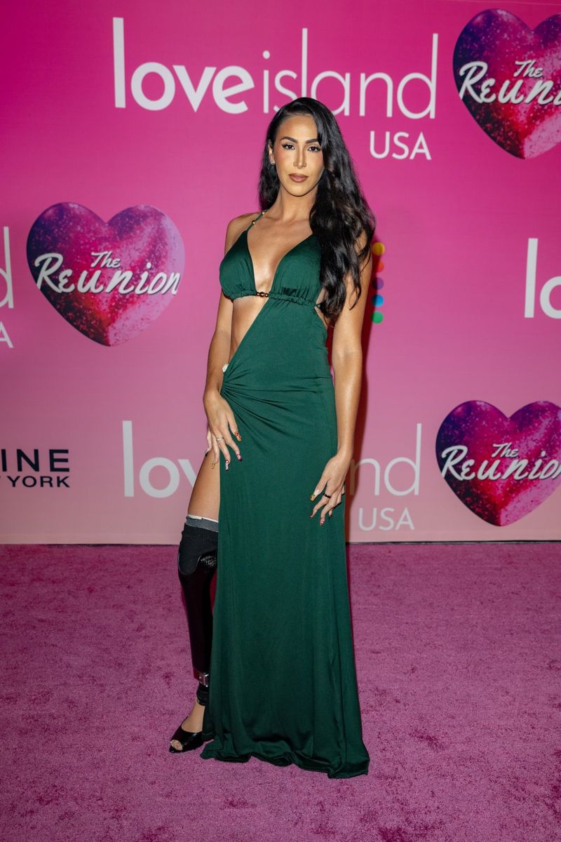 Photos: LOVE ISLAND USA Renewed for Season Nine, Ariana Madix to Return as Host — photo 14 of 32