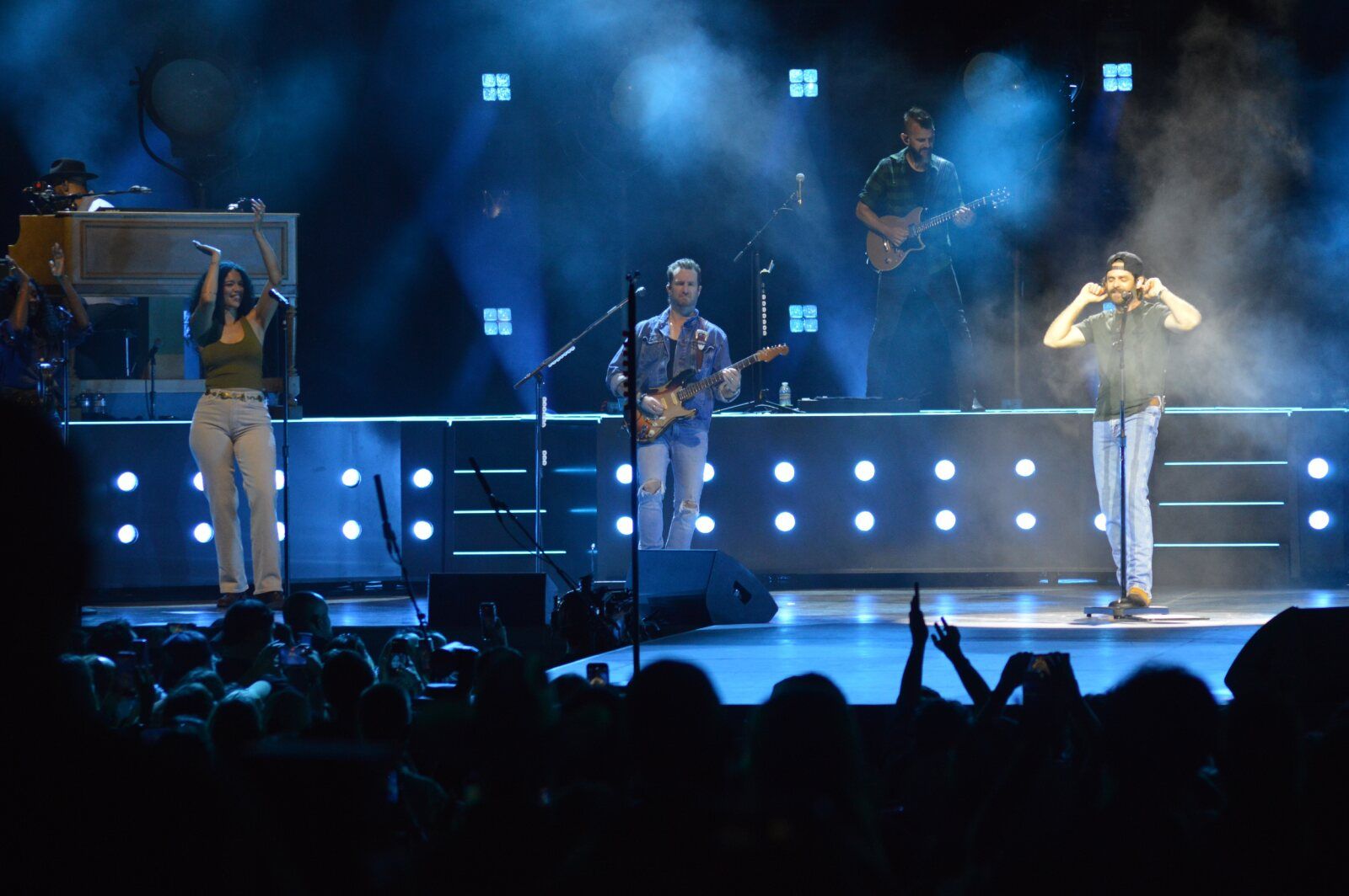 Photos: Thomas Rhett: Sound Track to Life Tour — photo 7 of 38