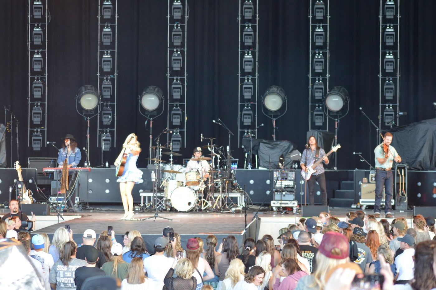 Photos: Emily Ann Roberts and Conner Smith SG for Thomas Rhett Image