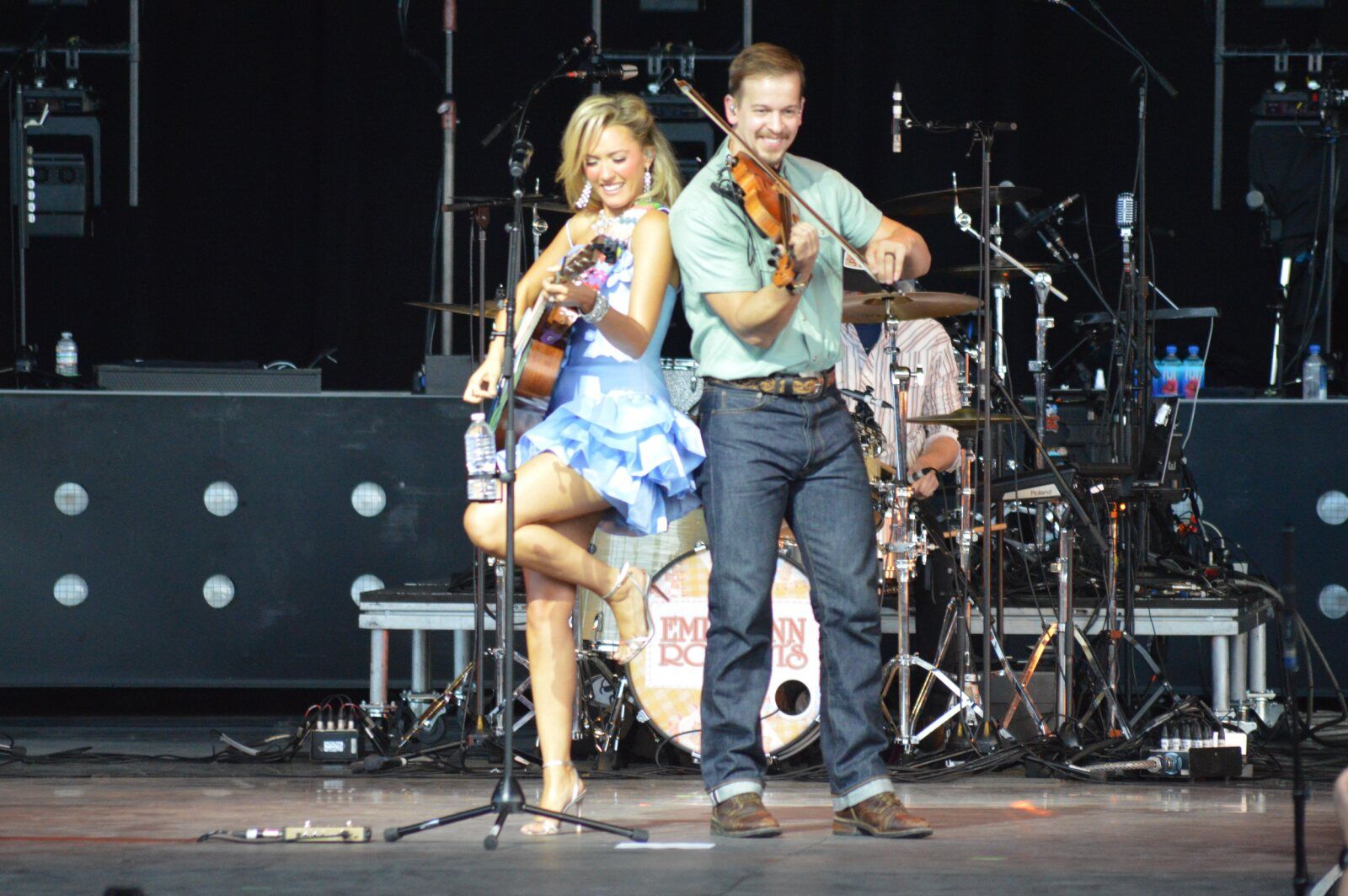 Photos: Emily Ann Roberts Opens for Thomas Rhett on Tour — photo 6 of 63