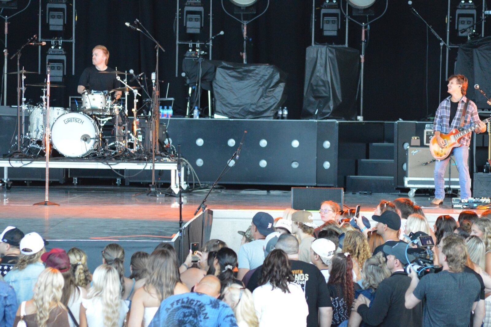 Photos: Emily Ann Roberts Opens for Thomas Rhett on Tour — photo 35 of 63