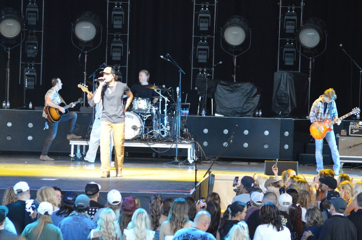 Photos: Emily Ann Roberts and Conner Smith SG for Thomas Rhett Image