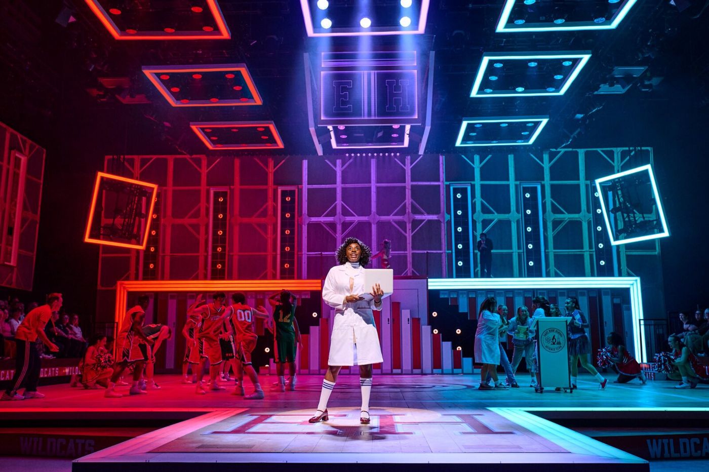 Photos/Video: KayCee Stroh, Jason Donovan, and More in HIGH SCHOOL MUSICAL Image