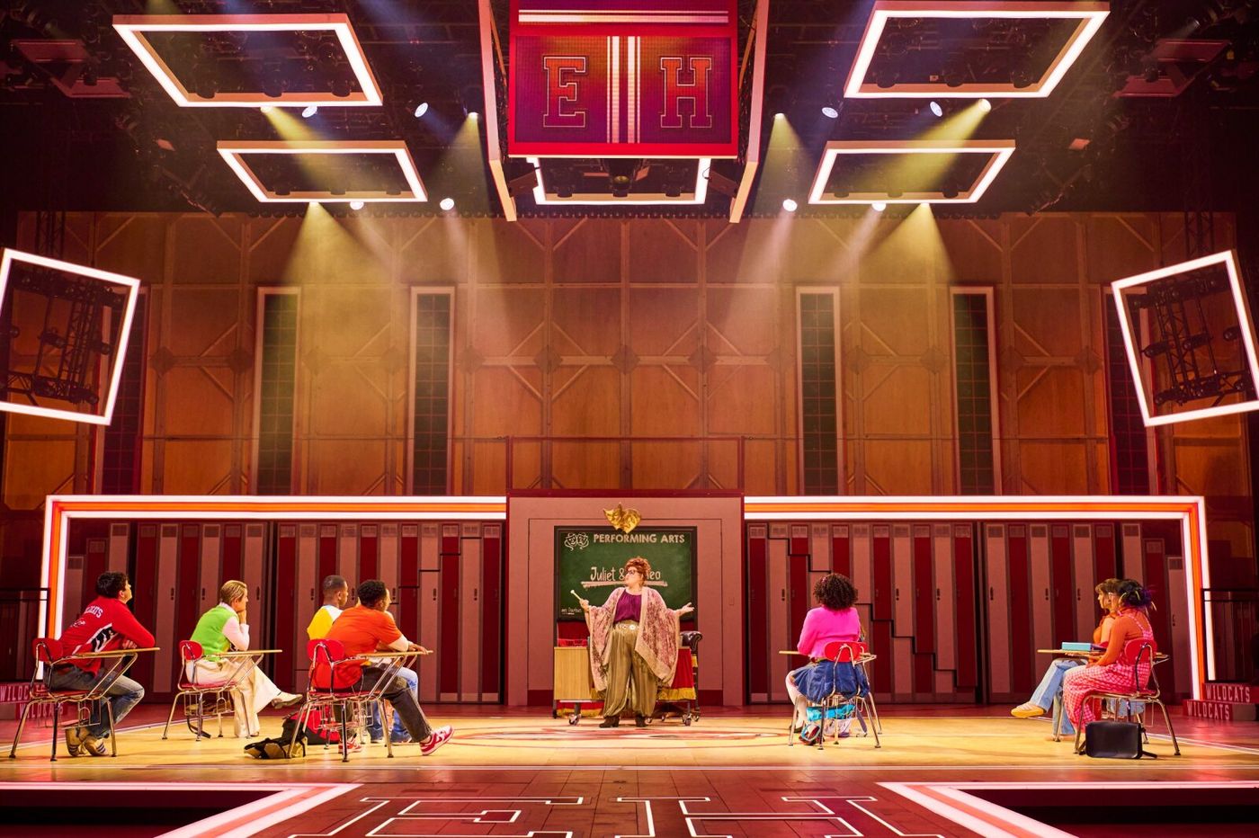 Photos/Video: KayCee Stroh, Jason Donovan, and More in HIGH SCHOOL MUSICAL Image