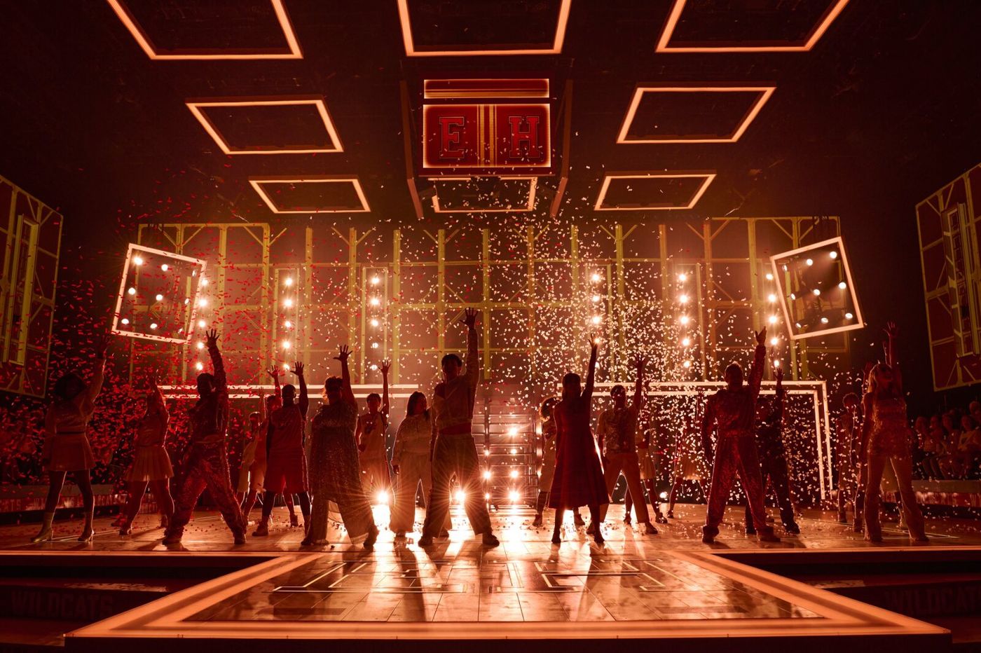 Photos/Video: KayCee Stroh, Jason Donovan, and More in HIGH SCHOOL MUSICAL Image