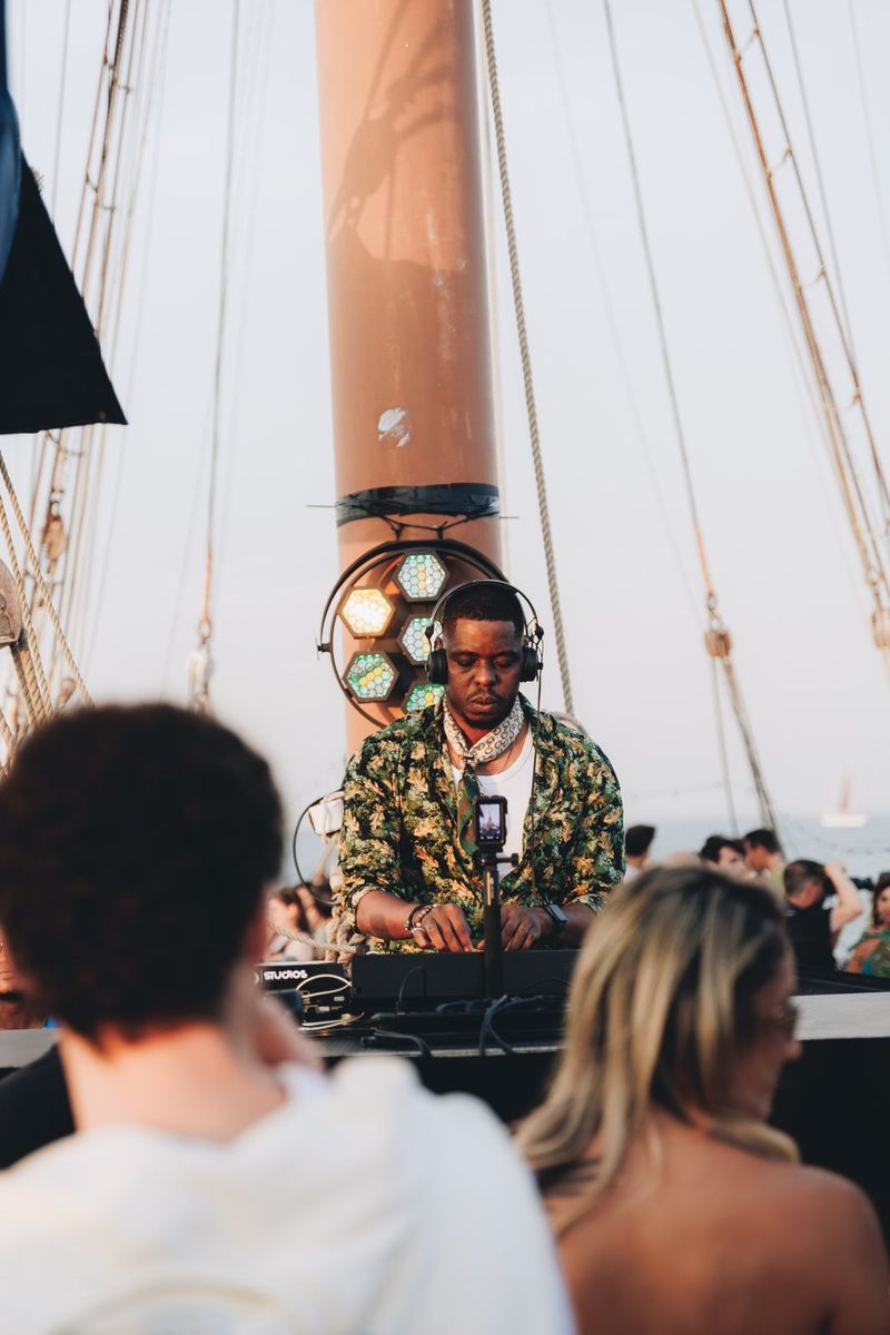 Photos: Zoe Kypri Joins 40D on Sondela Recordings Single HOLDING ON — photo 5 of 21
