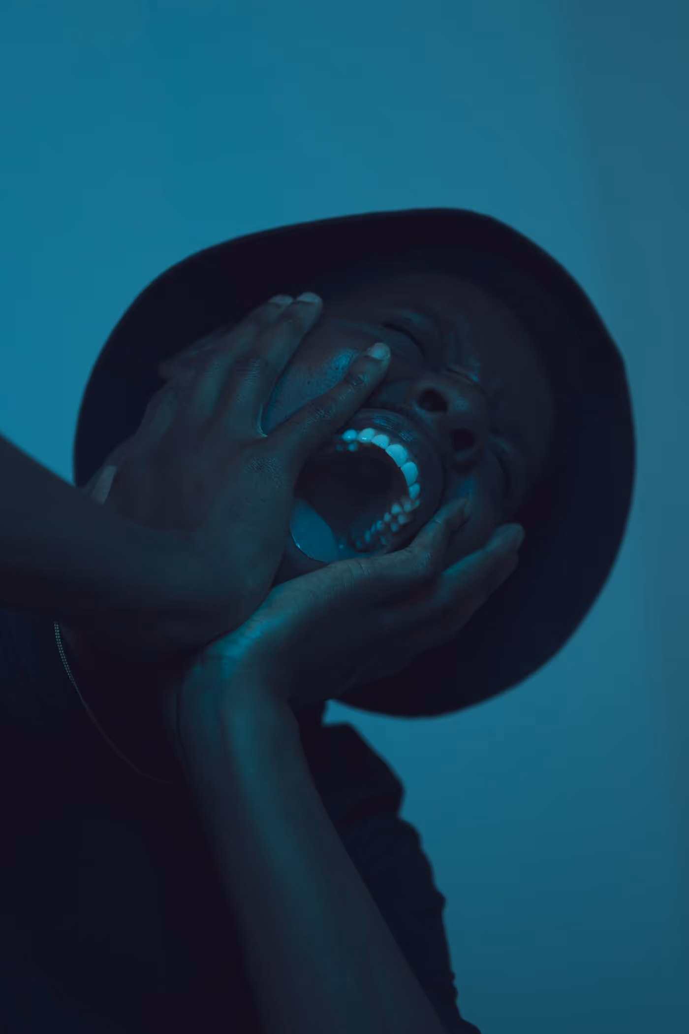 Photos: Zoe Kypri Joins 40D on Sondela Recordings Single HOLDING ON Image