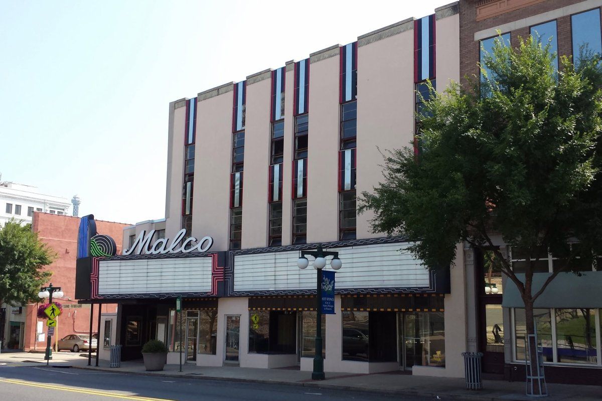 Review: JONATHAN ERLANDSON MAGIC at The Historic Malco Theatre in Hot Springs Image