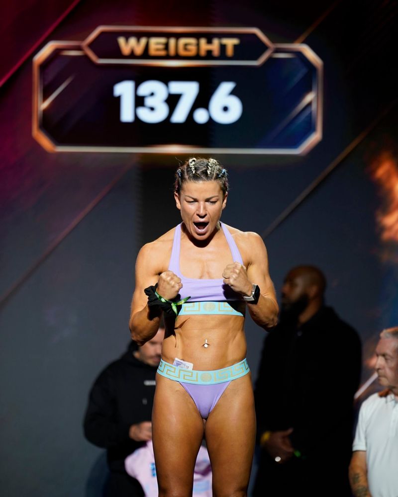 Photos: Mikaela Mayer, Chantelle Cameron Make Weight for MVPW-06 Title Clash — photo 3 of 40