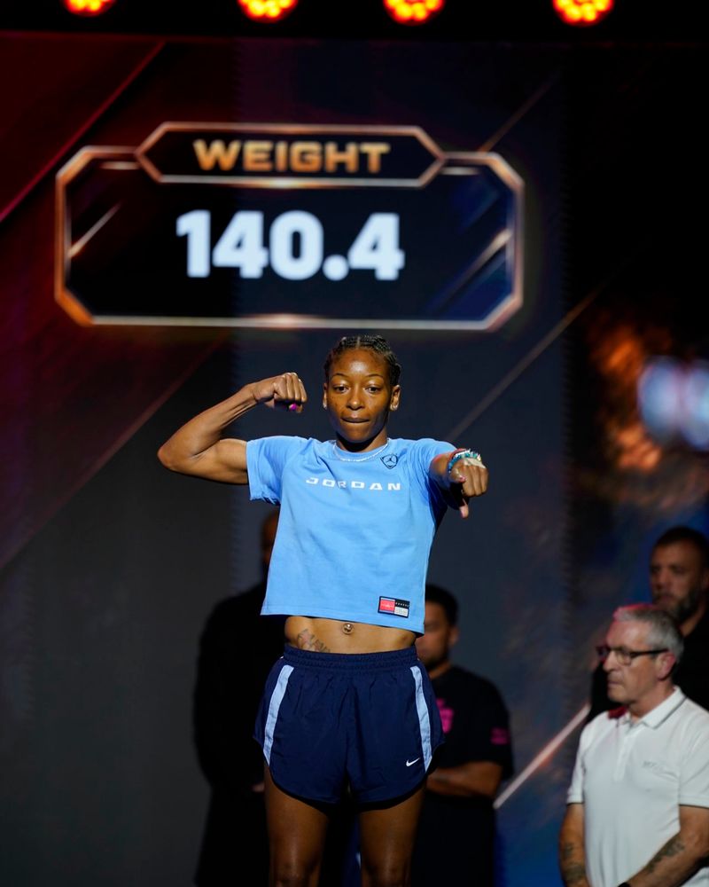 Photos: Mikaela Mayer, Chantelle Cameron Make Weight for MVPW-06 Title Clash — photo 10 of 40