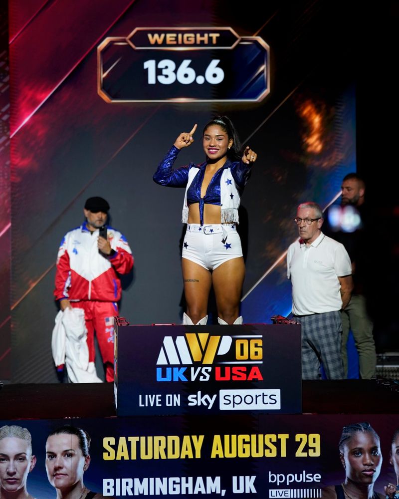 Photos: Mikaela Mayer, Chantelle Cameron Make Weight for MVPW-06 Title Clash — photo 11 of 40