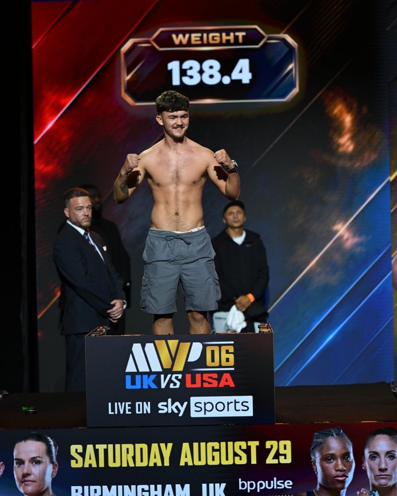 Photos: Mikaela Mayer, Chantelle Cameron Make Weight for MVPW-06 Title Clash — photo 15 of 40