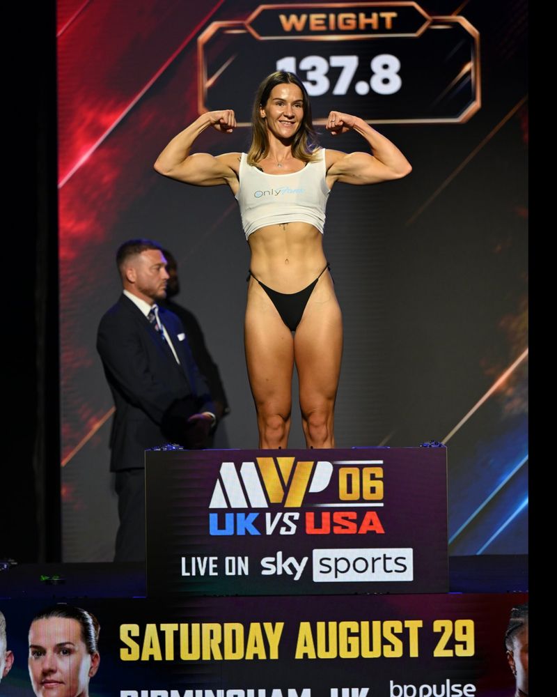Photos: Mikaela Mayer, Chantelle Cameron Make Weight for MVPW-06 Title Clash — photo 19 of 40