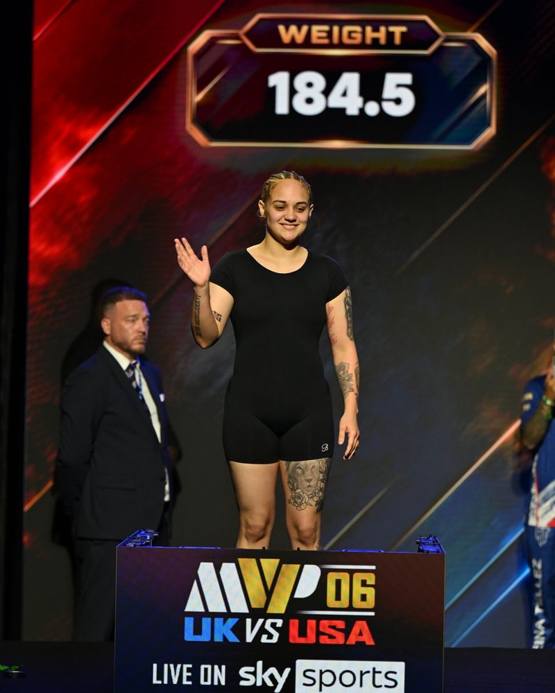 Photos: Mikaela Mayer, Chantelle Cameron Make Weight for MVPW-06 Title Clash — photo 20 of 40
