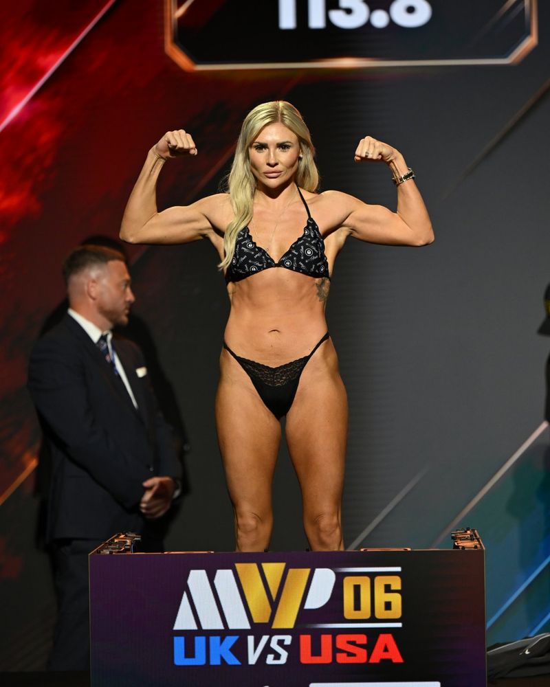 Photos: Mikaela Mayer, Chantelle Cameron Make Weight for MVPW-06 Title Clash — photo 23 of 40