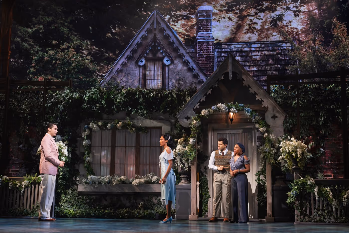 Photos: China Anne McClain, Ryan McCartan and More in THE GREAT GATSBY Image