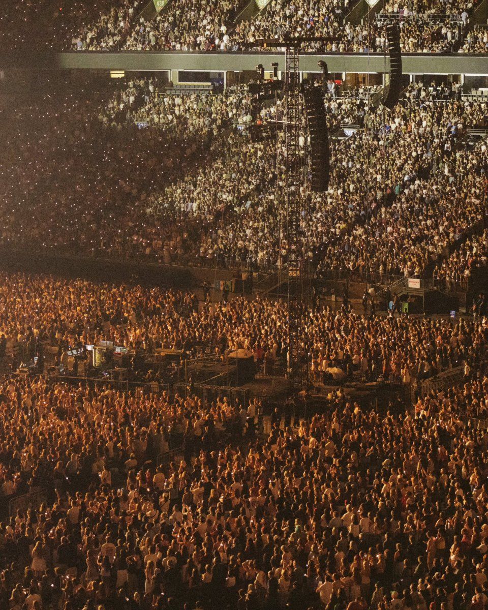 Review: Noah Kahan Brings THE GREAT DIVIDE Tour to a Sold-Out BC Place Image