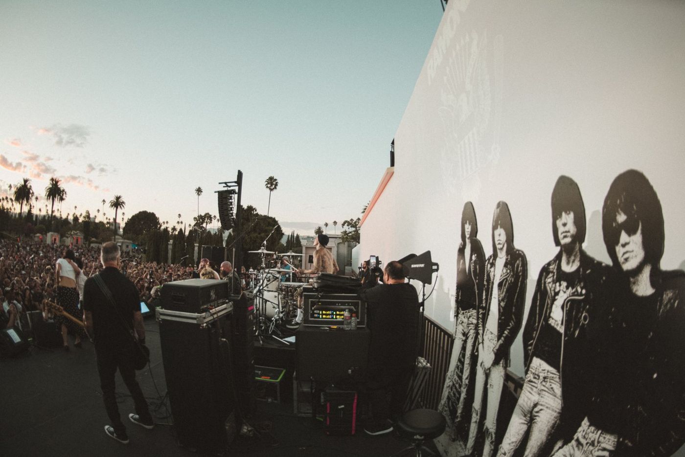 Photos: CRETIN FAMILY, Billy Idol Headline Ramones 50th Anniversary Tribute Image