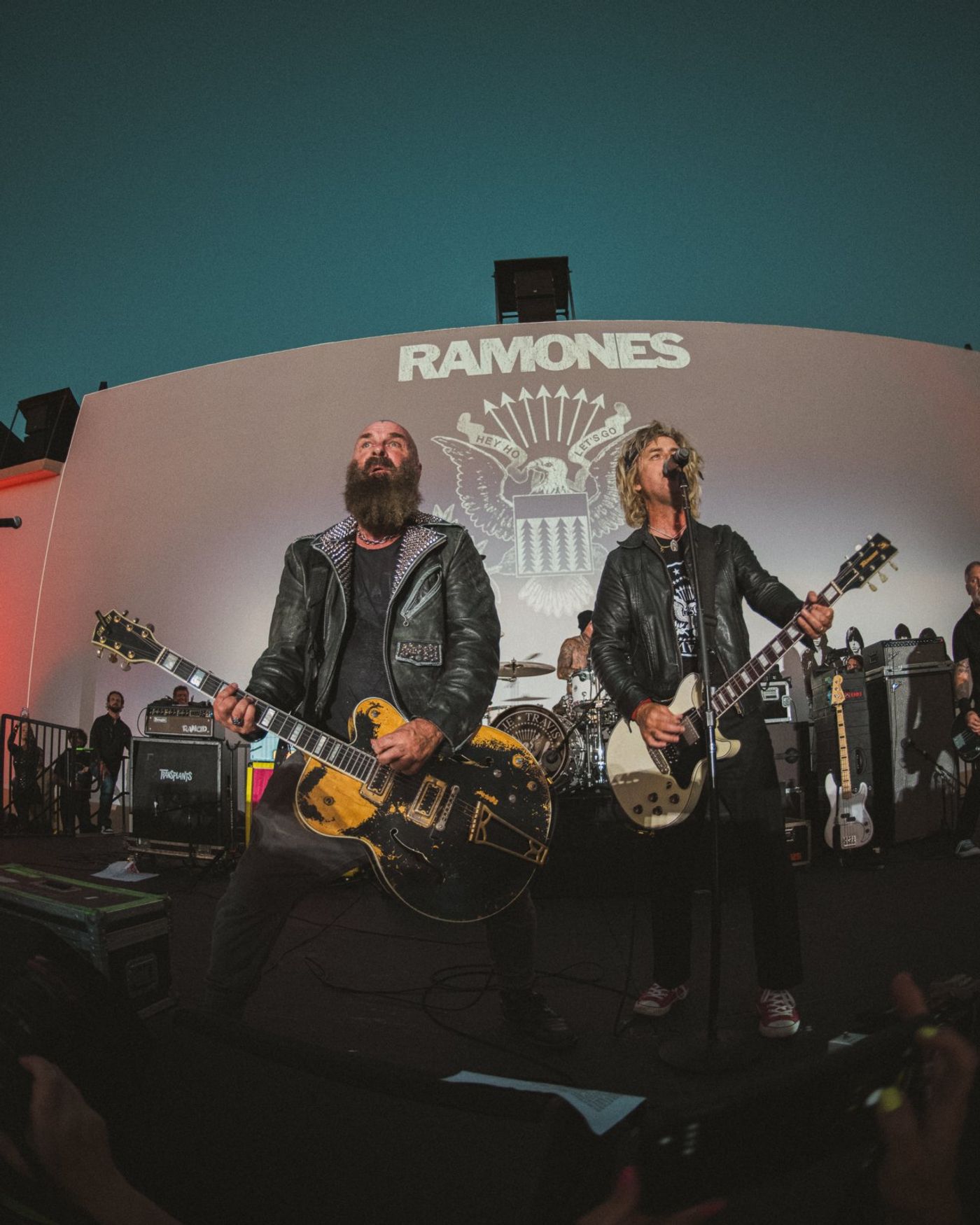 Photos: CRETIN FAMILY, Billy Idol Headline Ramones 50th Anniversary Tribute Image