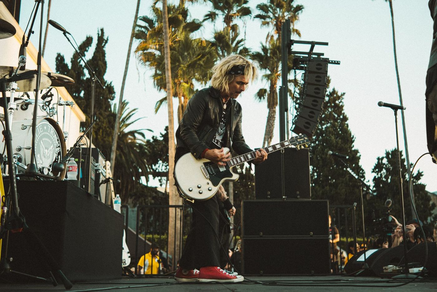 Photos: CRETIN FAMILY, Billy Idol Headline Ramones 50th Anniversary Tribute Image