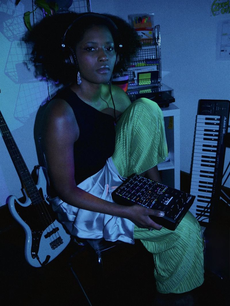 Photos: megiapa Shares New Track & Video for